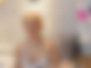 Live cam show with Agata Delphine - Shaved Pussy Latina on Gym Cam Girls | colombia