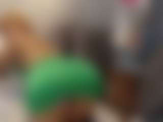 Live cam show with Agata Delphine - Blonde Hair on intimatelivegirls.com