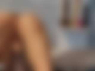 Live cam show with Agata Delphine - Bedroom on Camsoda
