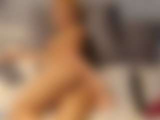 Live cam show with Agata Delphine - Asshole Curvy on Gym Cam Girls
