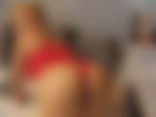 Live cam show with Agata Delphine - Camel Toe on crypto-cams
