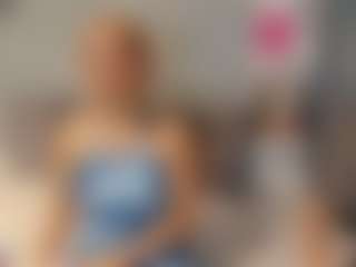 Live cam show with Agata Delphine - Camel Toe on CSO-WL