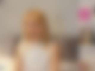 Live cam show with Agata Delphine - Camel Toe on Camsoda