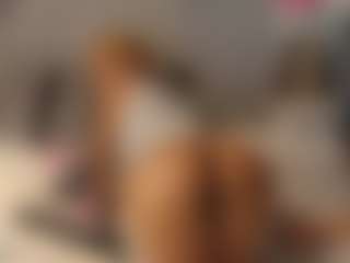 Live cam show with Agata Delphine - Body Massage on Dare Cams