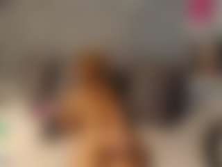 Live cam show with Agata Delphine - Living Room on live18s.com