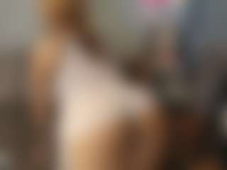 Live cam show with Agata Delphine - Blonde Hair Lovense on Milfs Live