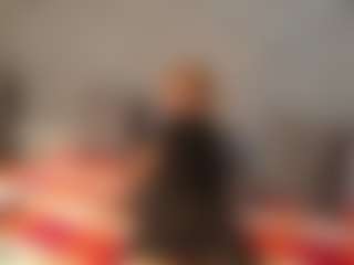 Live cam show with Agata Delphine - Camel Toe on CamClone