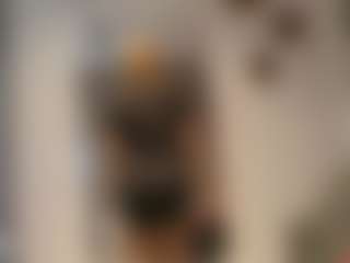 Live cam show with Agata Delphine - Camel Toe on CSO-WL