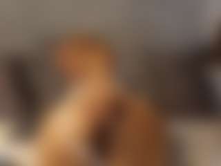 Live cam show with Agata Delphine - Living Room on StripNow