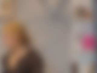 Live cam show with Agata Delphine - Living Room on Milfs Live