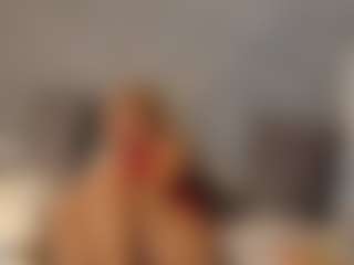 Live cam show with Agata Delphine - Blonde Hair Teen (18+) on Camming Site