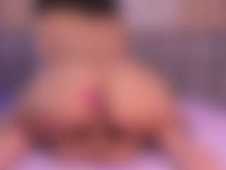 Live cam show with bss-naia - Ebony on hotwifechat.live | colombia