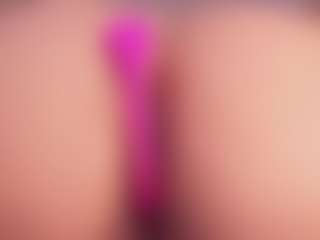 Live cam show with bss-naia - Curvy Latina on CamwithHer | colombia