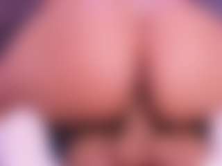 Live cam show with bss-naia - Ebony Shaved Pussy on Milfs Live