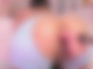Tiffaannyyy's Live Sex Cam Show