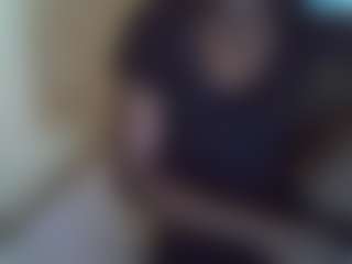 Live cam show with cute-viviana - Flashing on liverealitysex.com