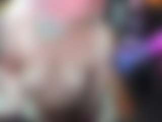 Live cam show with Softie-Sofy - Hairy Pussy on livesuperchat.net