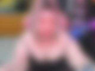 Live cam show with Softie-Sofy - Fingers on xfollow cams