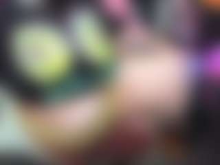 Live cam show with Softie-Sofy - Green Eyes on xxxlivecams.org