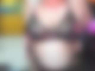 Live cam show with Softie-Sofy - Hairy Pussy on livesuperchat.net