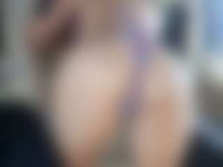 Live cam show with 2tightwhite - Mature on AdultVida.com