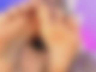 Live cam show with SOFLYCUTEFACE - Camel Toe on SpunkLive