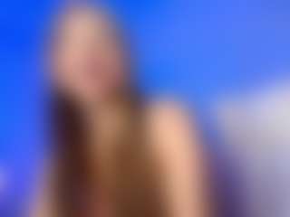 Live cam show with SOFLYCUTEFACE - Lush Blonde Hair on Gym Cam Girls