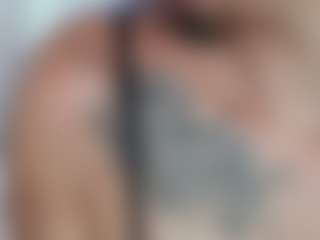 Live cam show with Eve Sins - Brown Eyes Big Tits on Camsoda