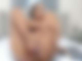 Live cam show with BECKY ROSE - Fuck on Latina Girls