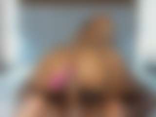 Live cam show with BECKY ROSE - Teen (18+) on StripNow