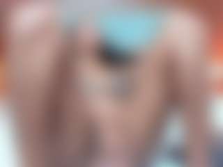 Live cam show with BECKY ROSE - Oil on ObeyMaria