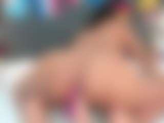 Live cam show with BECKY ROSE - Skinny on TastyBlacksLive