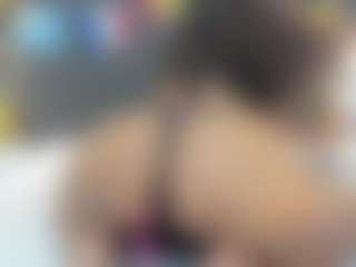 Live cam show with BECKY ROSE - Brown Eyes on Free Soda