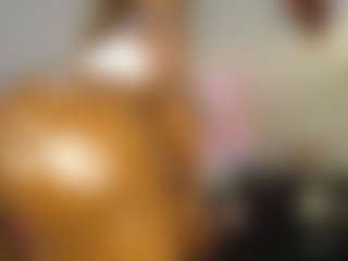 Live cam show with Caramel Empress - Bedroom on Fit Hotties