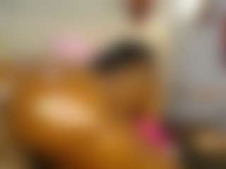 Live cam show with Caramel Empress - Black Lush on Gym Cam Girls