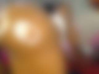 Live cam show with Caramel Empress - Squirt on Milfs Live