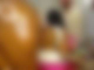 Live cam show with Caramel Empress - Strip Ebony on Milfs Live