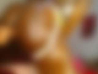 Live cam show with Caramel Empress - Bedroom Ebony on chickslive.net