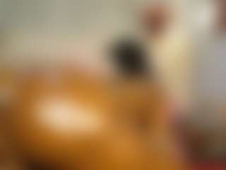 Live cam show with Caramel Empress - Bedroom Ebony on Camsoda