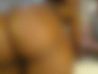 Live cam show with Caramel Empress - Black Dildo on Livezox