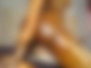 Live cam show with Caramel Empress - Striptease Teen (18+) on Camsoda