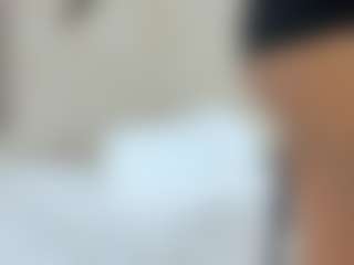 Live cam show with Lia - Petite on Camsoda