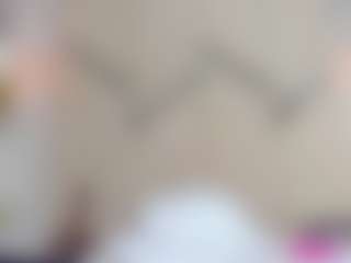 Live cam show with Lia - Squirt Mature on Uber Horny
