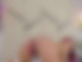 Live cam show with Lia - Anal on Uber Horny