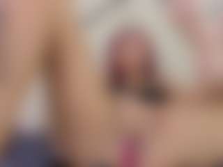 Live cam show with Lia - Control on Hubzter Live