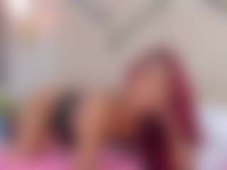 Live cam show with Lia - Strip Mature on dropp.cam