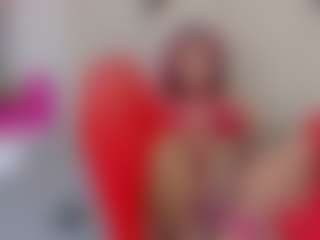 Live cam show with Lia - Lush Brown Hair on Stripli.com