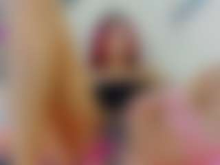 Live cam show with Lia - Skinny on SinfulBabes