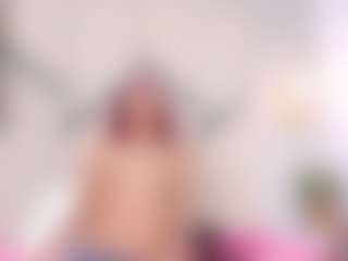 Live cam show with Lia - Brown Hair Petite on Mixed Magazine Live