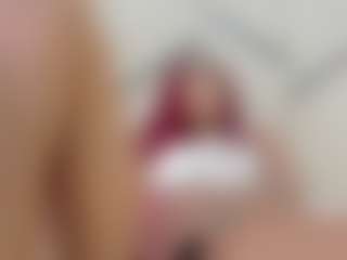 Live cam show with Lia - Tease Mature on xplaylive.com